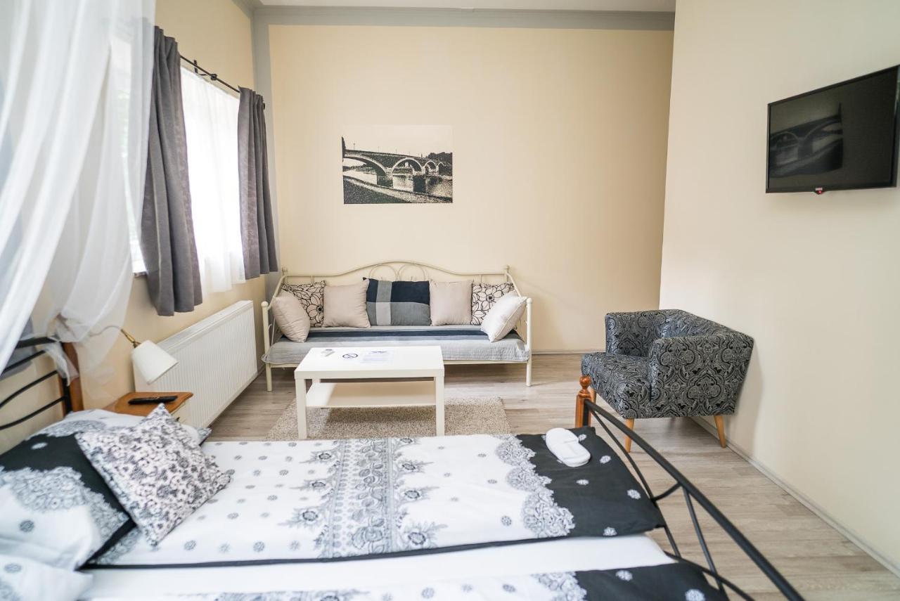 Boutique Hostel Kings N' Queens Zagrzeb Zewnętrze zdjęcie